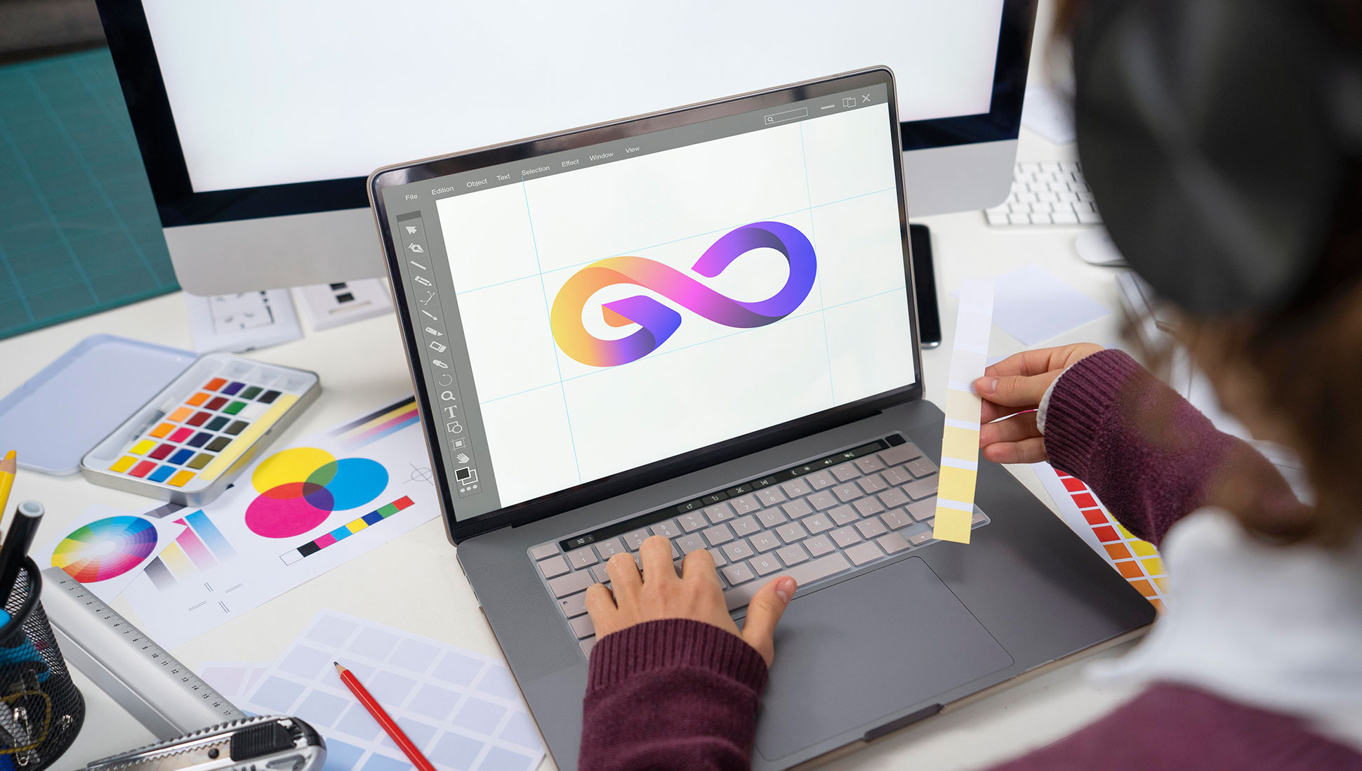 Creative logo designs reuads